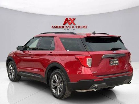 Used 2024 Ford Explorer XLT w/ Equipment Group 202A RWD image 4