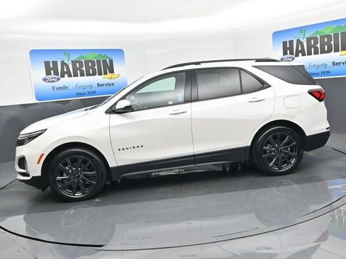 Used 2023 Chevrolet Equinox RS w/ RS Leather Package image 2