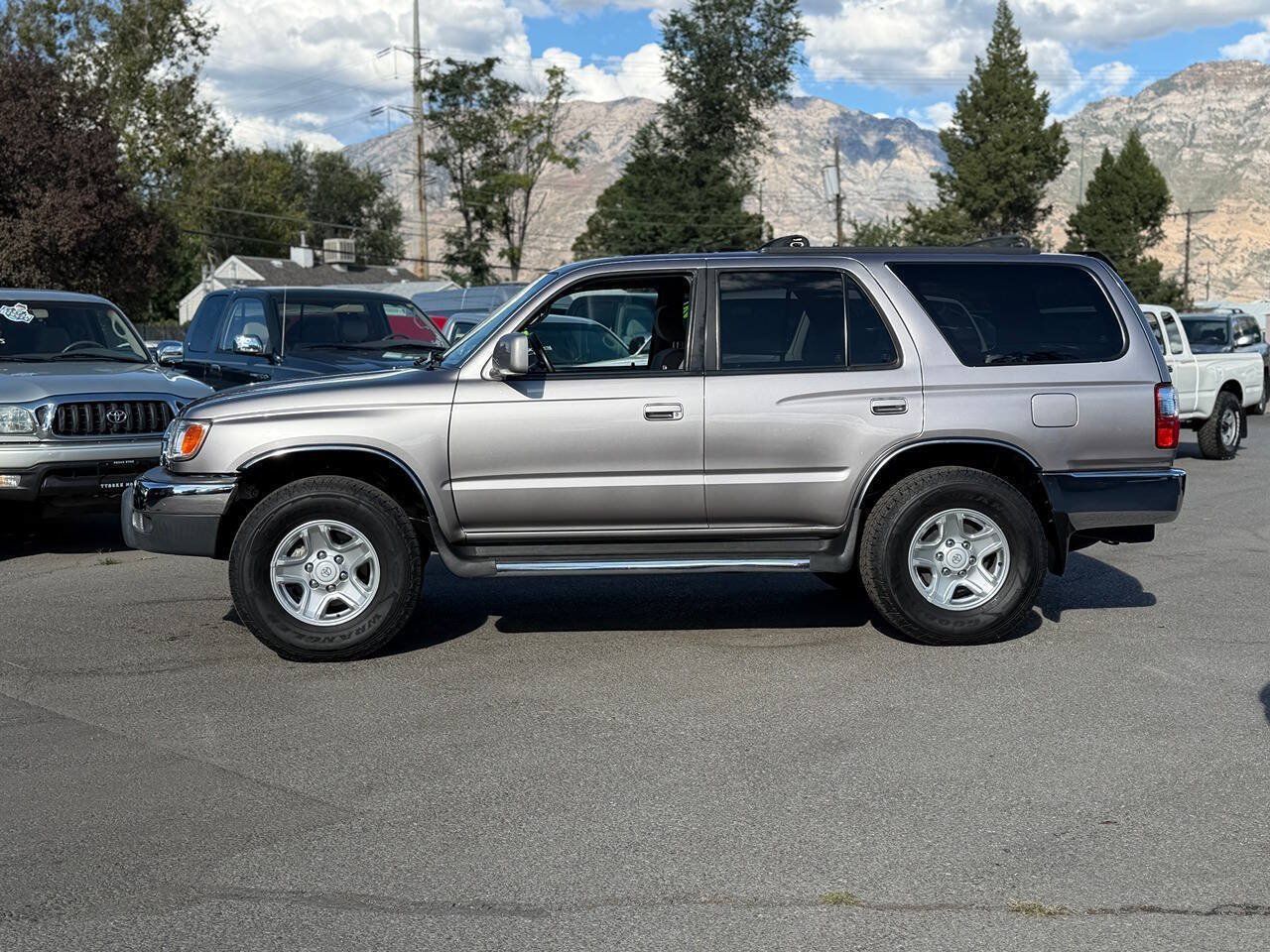 Used 2002 Toyota 4Runner SR5 AWD/4WD image 7