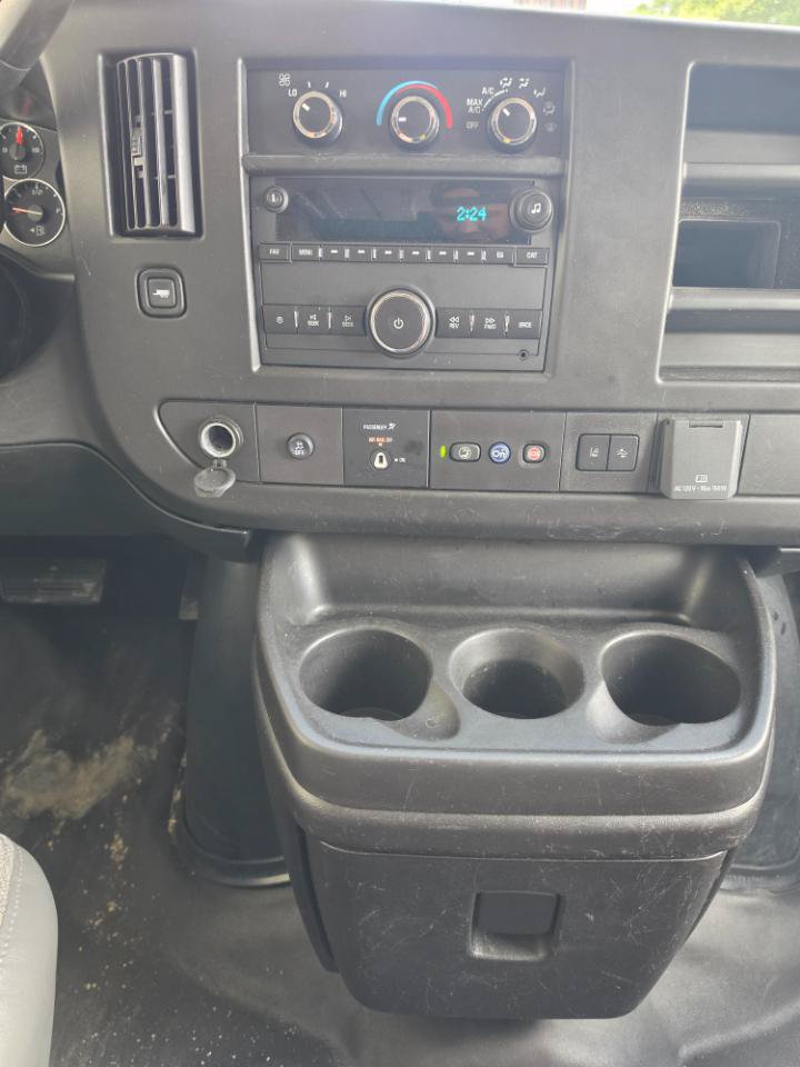 Used 2019 Chevrolet Express 2500 RWD image 15