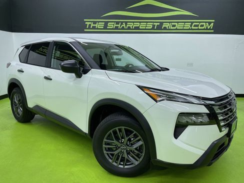 Used 2024 Nissan Rogue S image 1