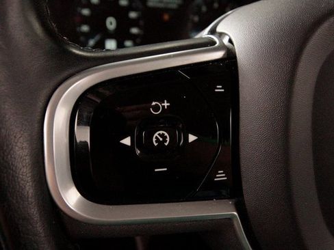 Used 2022 Volvo XC90 T6 Momentum w/ Advanced Package image 39