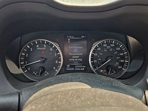 Used 2019 INFINITI Q50 Signature Edition w/ All Weather Package (L93) AWD/4WD image 11