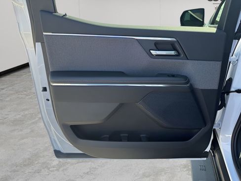 New 2026 GMC Sierra EV Elevation image 17