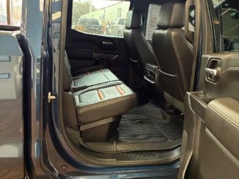 Used 2019 GMC Sierra 1500 AT4 w/ Off Road Performance Package image 32