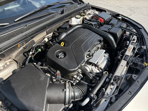 Used 2024 Chevrolet Malibu LT FWD image 22