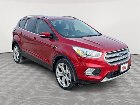 Used 2017 Ford Escape Titanium image 3
