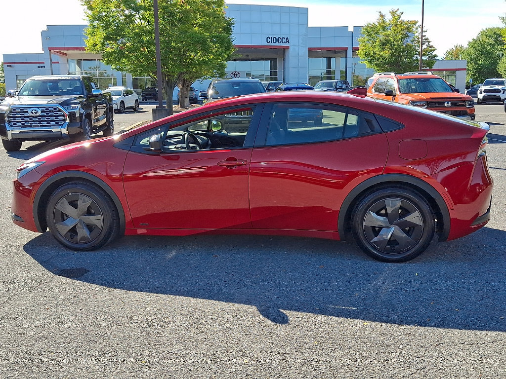 Used 2023 Toyota Prius LE AWD/4WD image 6