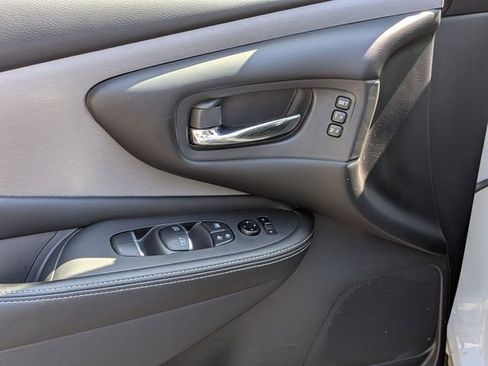 Used 2022 Nissan Murano SL FWD image 11