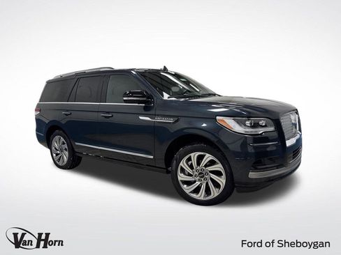 Used 2024 Lincoln Navigator Premiere image 1