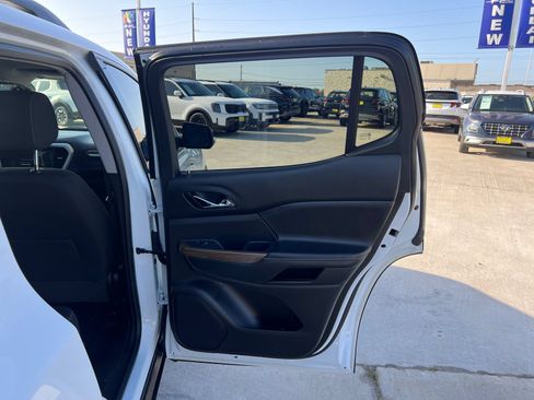 Used 2021 GMC Acadia SLE w/ Driver Convenience Package FWD image 15