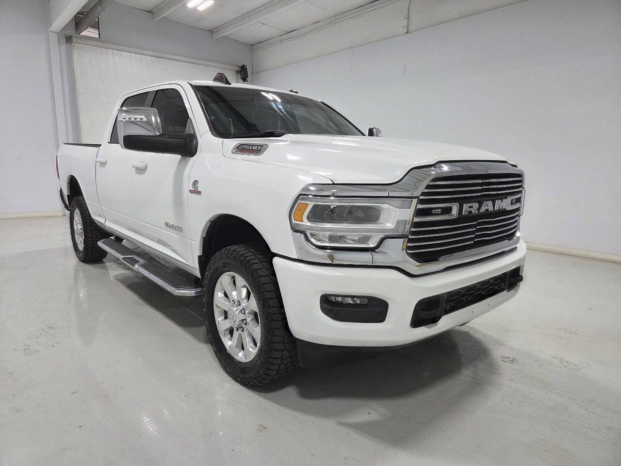 Used 2023 RAM 2500 Laramie AWD/4WD image 3