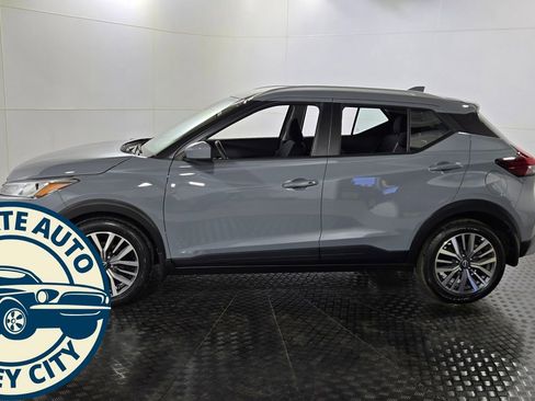 Used 2024 Nissan Kicks SV image 4