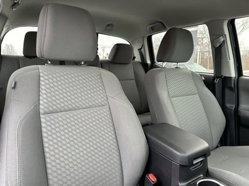 Used 2022 Toyota Tacoma SR image 8
