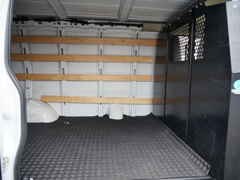 Used 2022 GMC Savana 2500 w/ Driver Convenience Package image 11