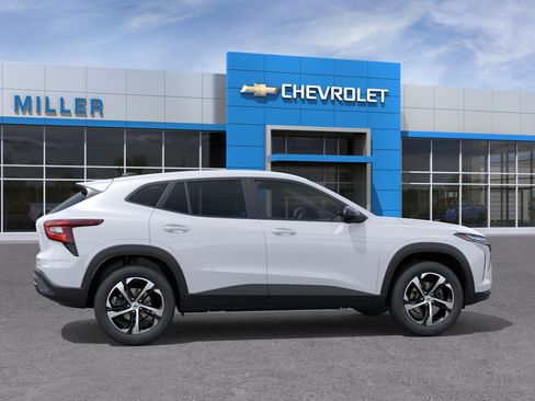 New 2026 Chevrolet Trax RS w/ Driver Confidence Package image 5
