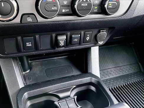 Used 2021 Toyota Tacoma TRD Off-Road image 30