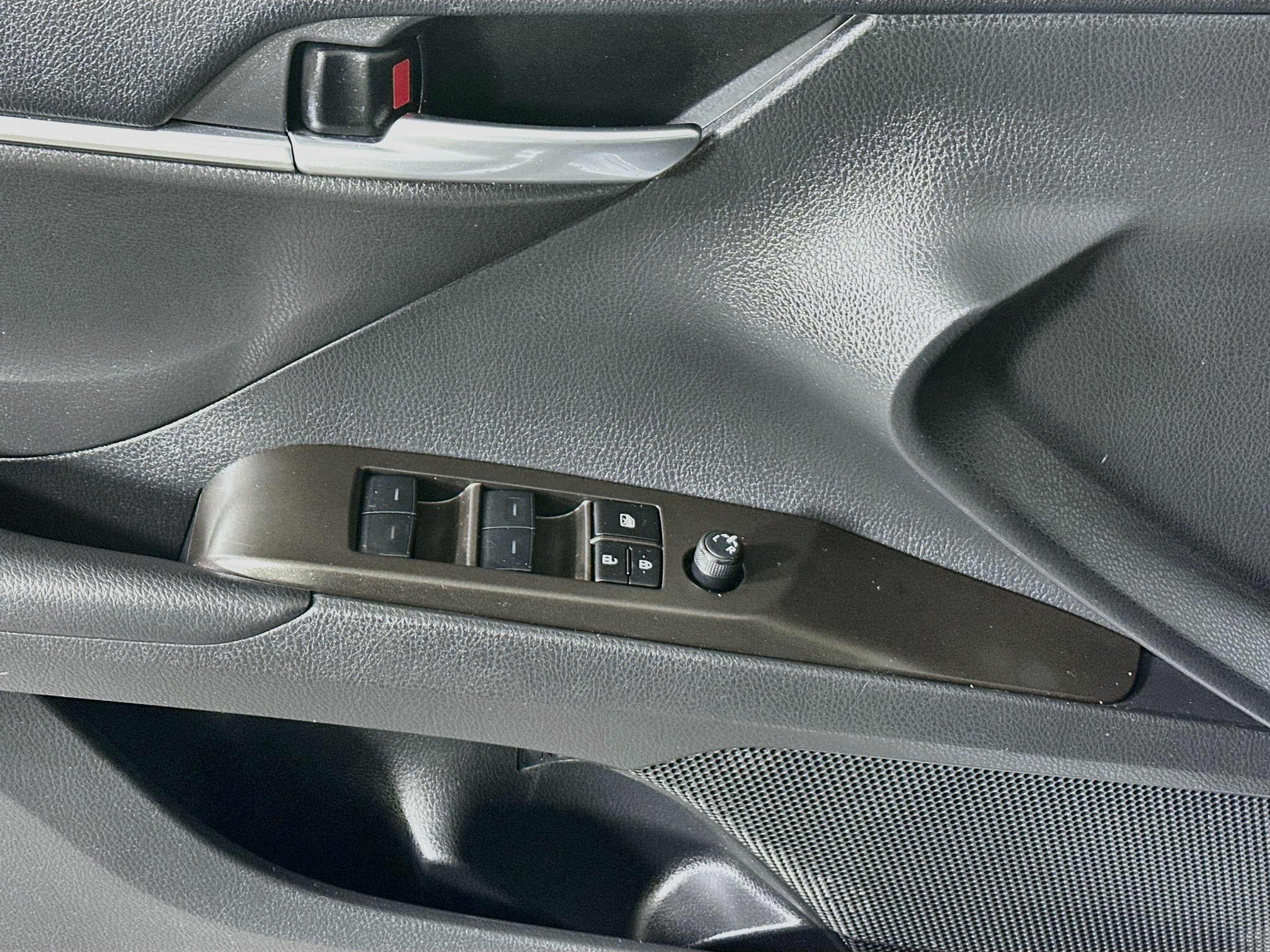 Used 2024 Toyota Camry SE FWD image 14
