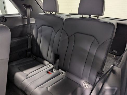 Used 2023 Audi Q7 2.0T Premium Plus w/ Premium Plus Package image 9