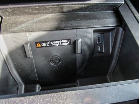 New 2025 GMC Hummer EV 3X w/ LPO, Dark Essentials Package image 22