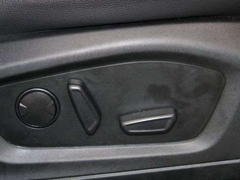 Used 2023 Ford Explorer Limited image 27