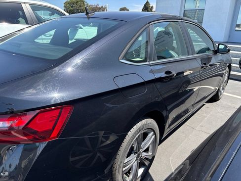 Used 2024 Volkswagen Jetta SE FWD image 17
