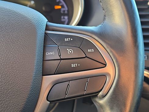 Used 2020 Jeep Grand Cherokee Altitude image 12