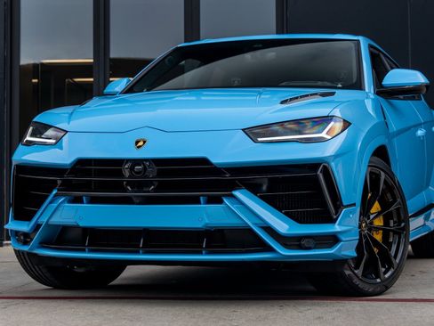 Used 2024 Lamborghini Urus S image 3