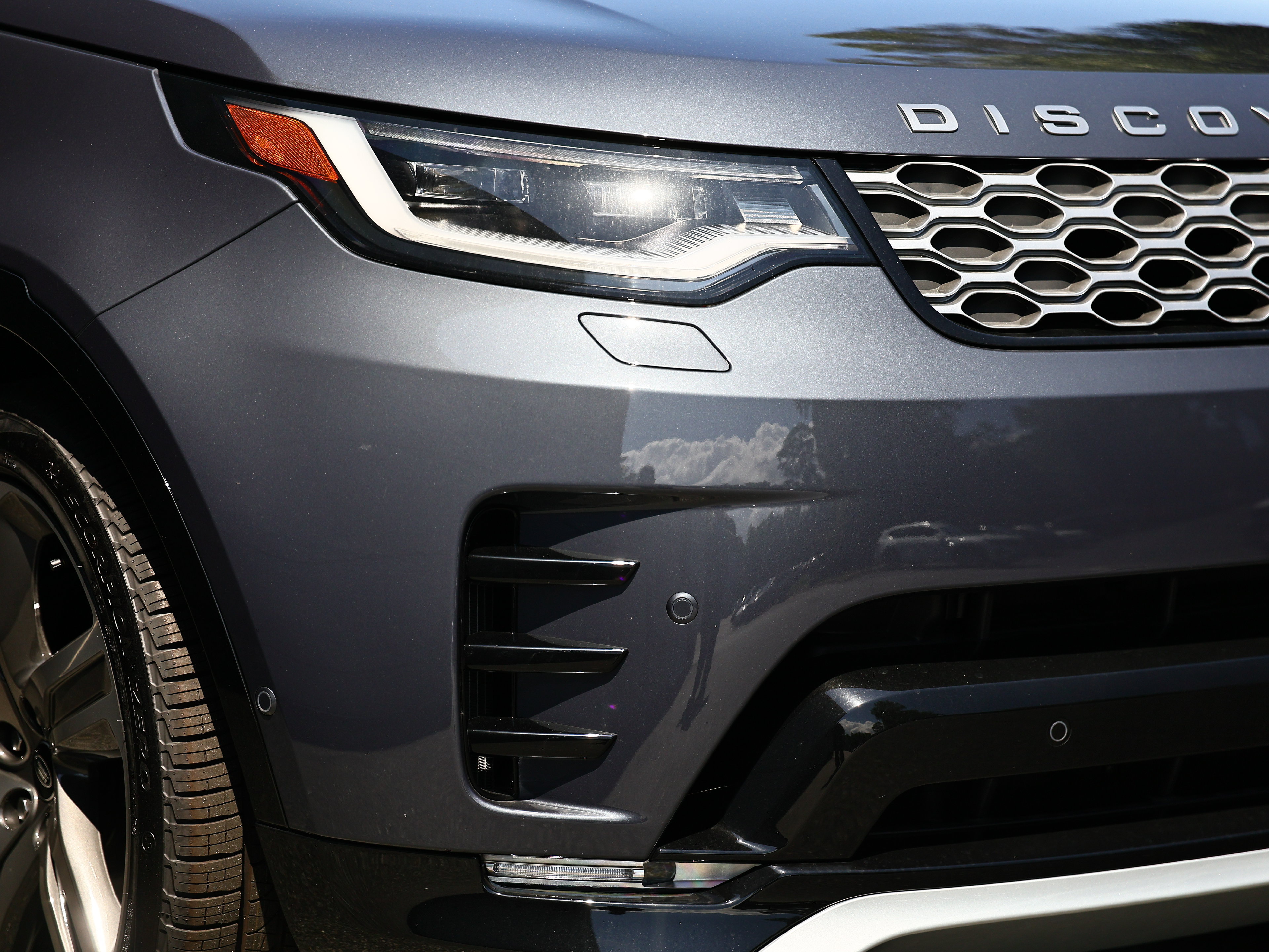 New 2026 Land Rover Discovery Limited Edition AWD/4WD image 12