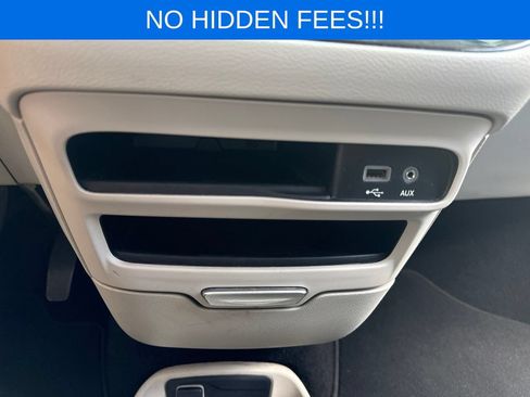 Used 2018 Chrysler Pacifica L FWD image 23