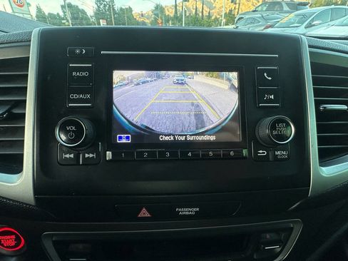 Used 2018 Honda Ridgeline Sport image 17