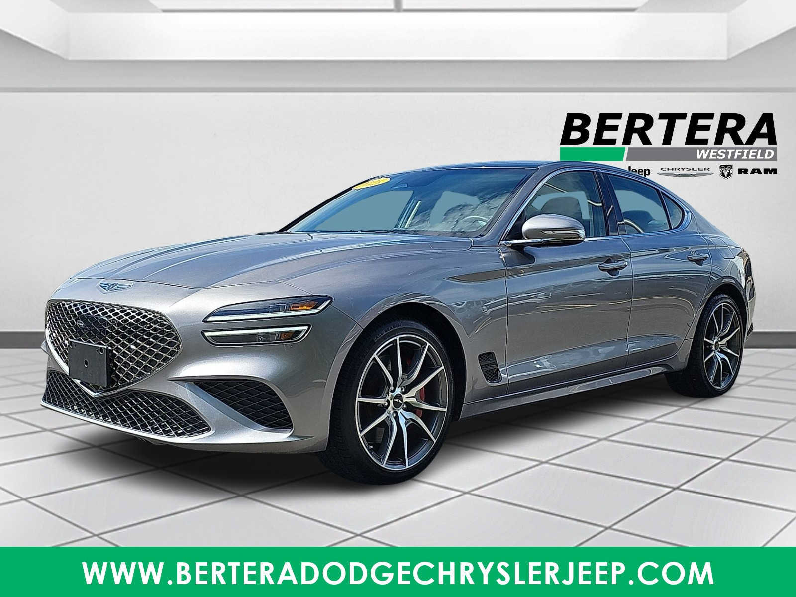 Used 2025 Genesis G70 2.5T RWD image 3