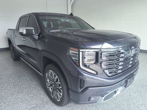Used 2023 GMC Sierra 1500 Denali Ultimate AWD/4WD image 7