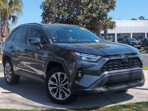 Used 2023 Toyota RAV4 XLE Premium image 2