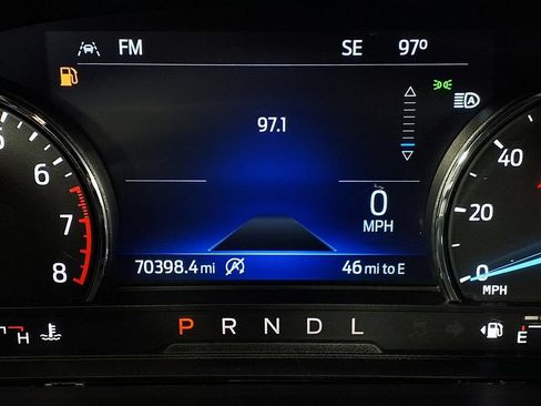 Used 2021 Ford Explorer XLT w/ Equipment Group 202A AWD/4WD image 18