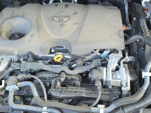 Used 2021 Toyota Sienna XLE w/ XLE Plus Package FWD image 18