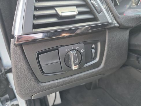 Used 2017 BMW M4 image 22