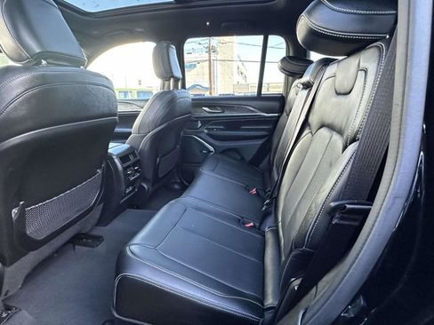 Used 2023 Jeep Grand Cherokee Overland image 14