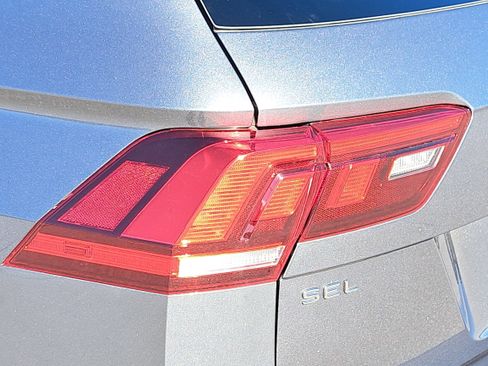 Certified 2024 Volkswagen Tiguan SEL R-Line image 33