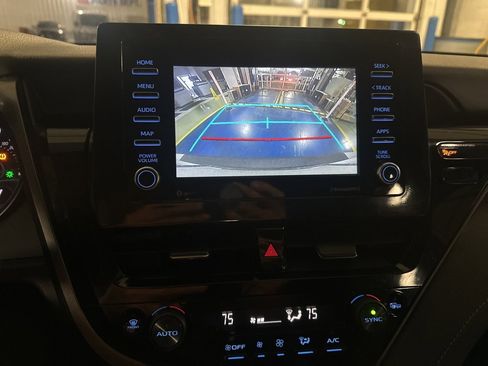 Used 2023 Toyota Camry SE image 12