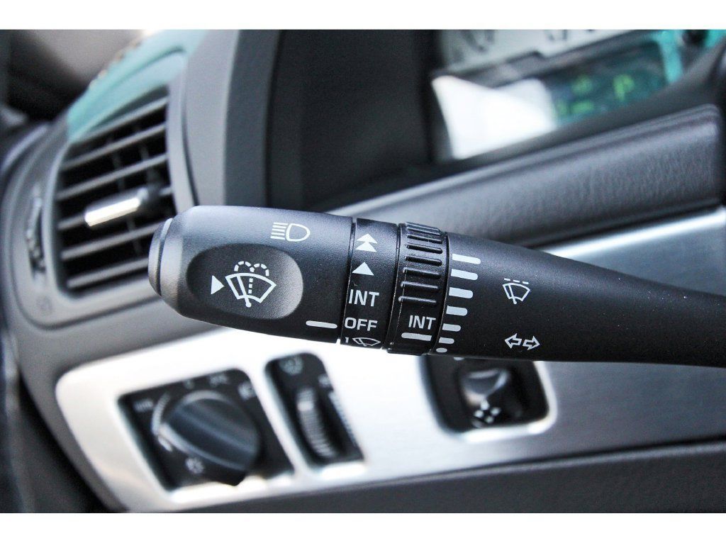 Used 2002 Ford Thunderbird RWD image 11
