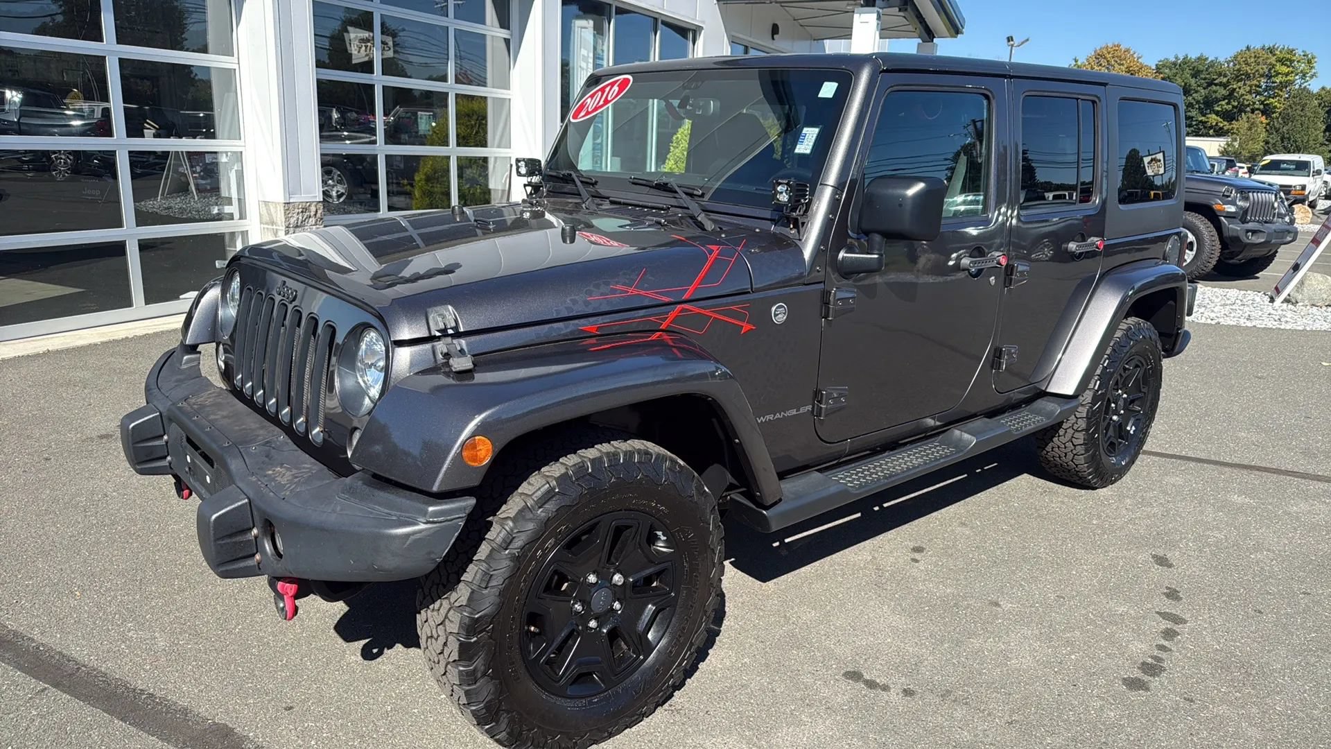 Used 2016 Jeep Wrangler Unlimited Sahara AWD/4WD image 7