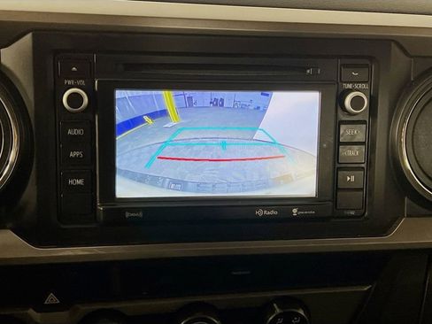 Used 2017 Toyota Tacoma 4x4 Double Cab image 13