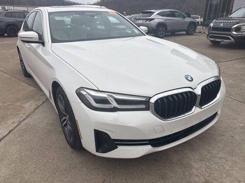 Used 2021 BMW 530e w/ Executive Package image 3