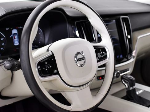 Used 2019 Volvo S60 T5 Inscription FWD image 23