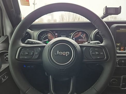 Used 2023 Jeep Wrangler Unlimited AWD/4WD image 46