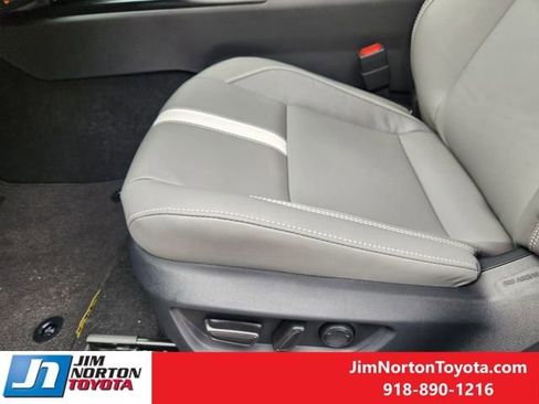 New 2026 Toyota Camry SE FWD image 21