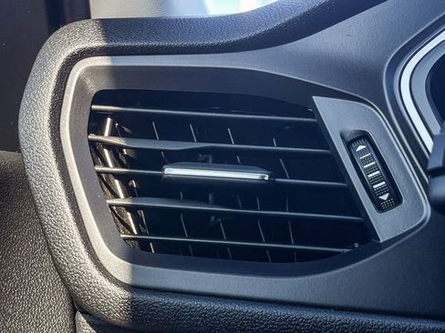 Used 2021 Ford Escape SE w/ SE Sport Appearance Package image 43