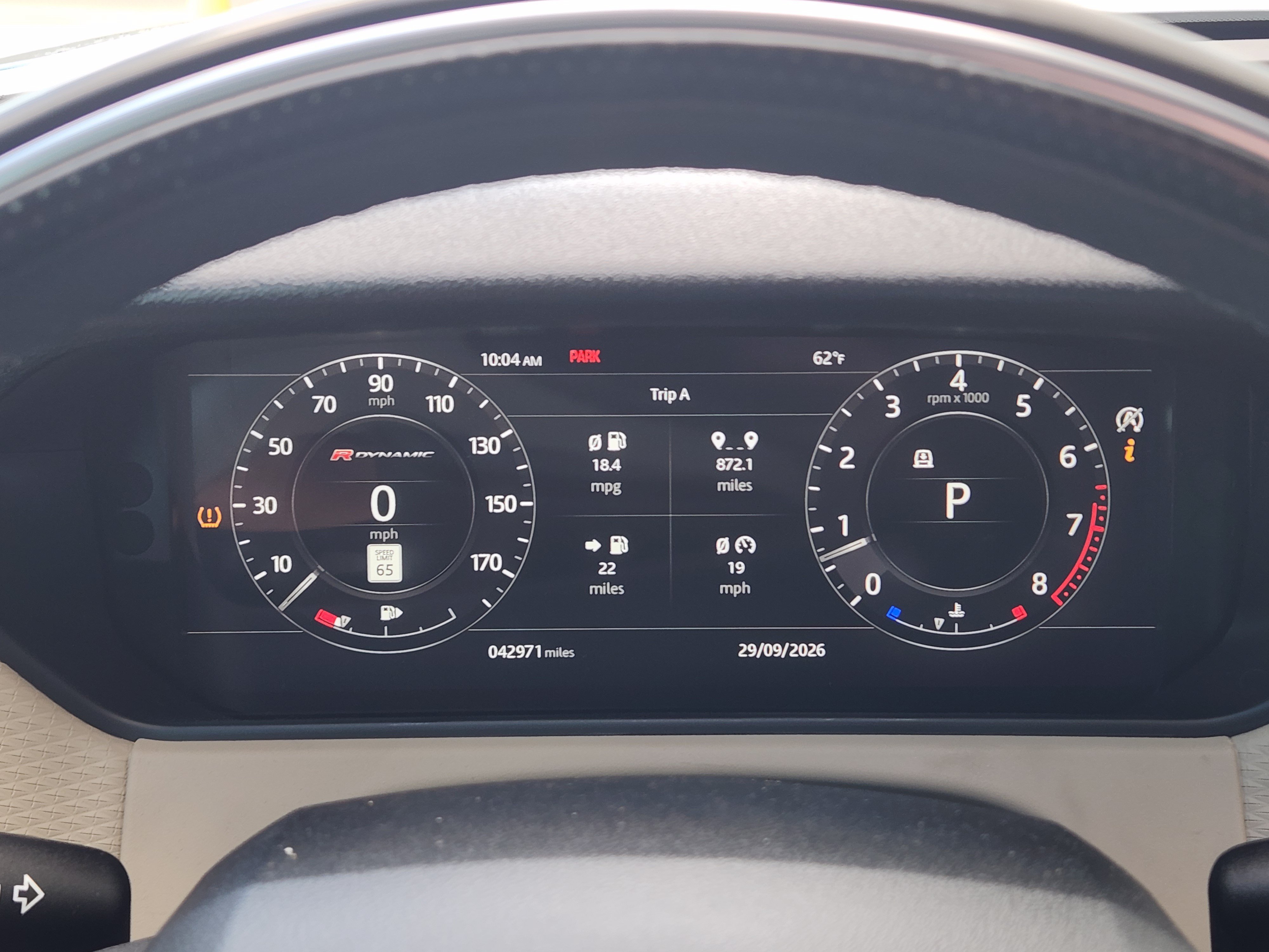 Used 2019 Land Rover Range Rover Velar R-Dynamic SE AWD/4WD image 11
