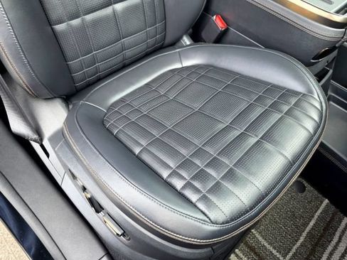 Used 2025 Rivian R1S Premium AWD/4WD image 41